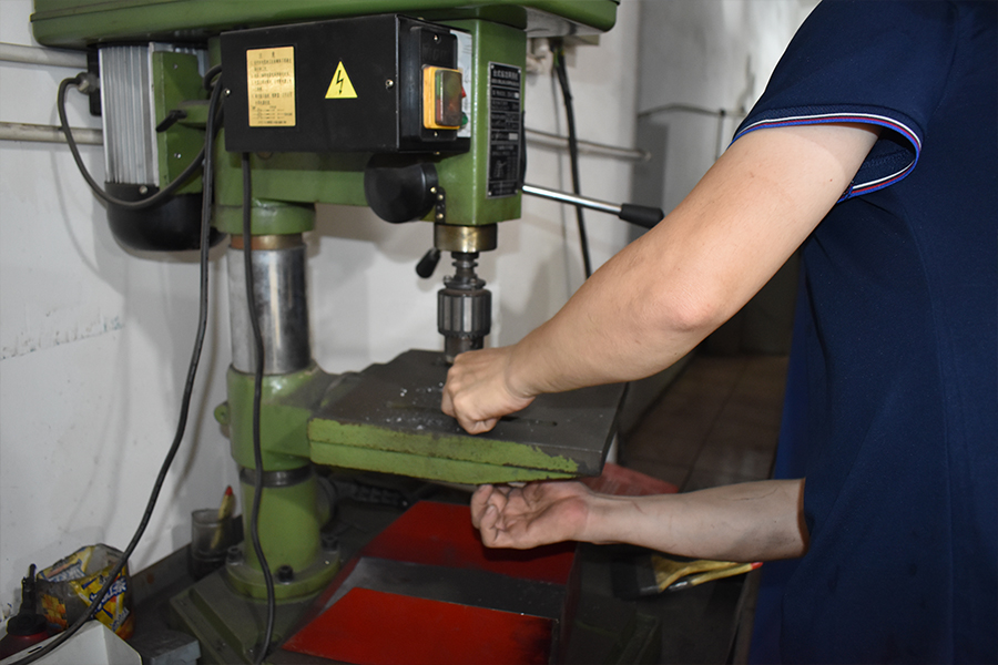 硬件、軟件系統研發、生產、銷售、服務